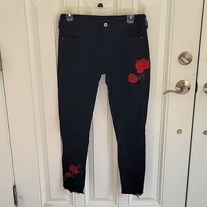 Arizona Jean Co Black Embroidered Jeans sz. 8